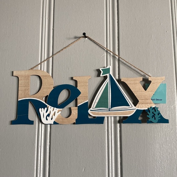 NWT Coastal Wooden RELAX Decoration Sign w/ Coral 🪸 & Sailboat ⛵️ - Picture 3 of 17